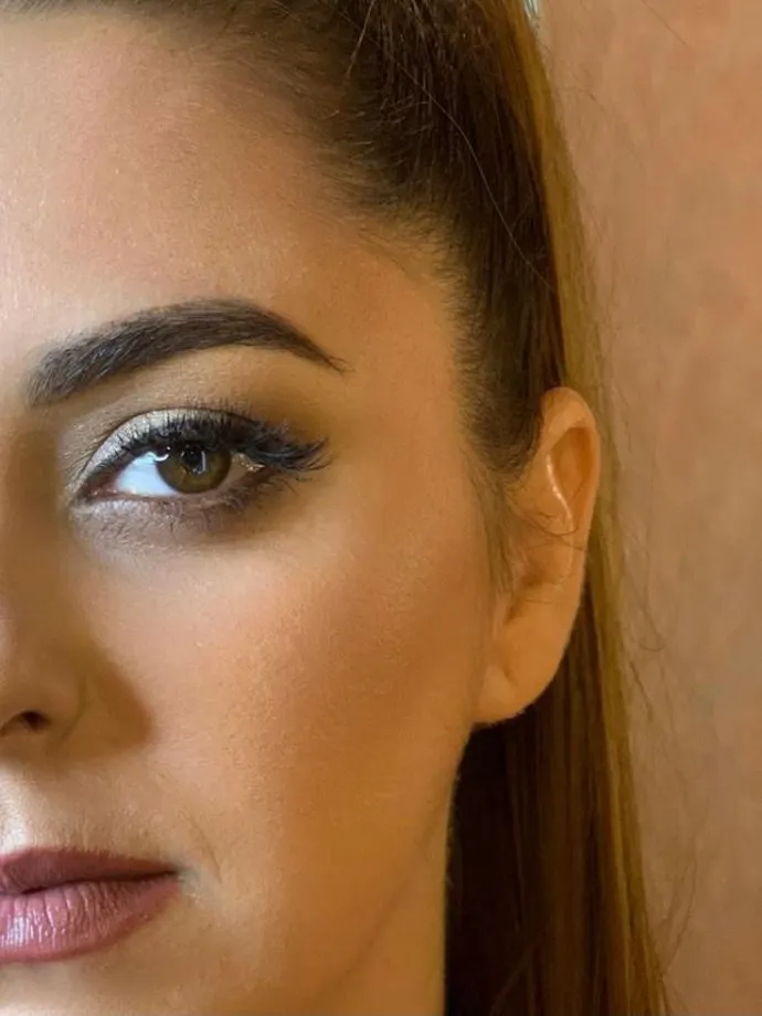 Make up iz salona