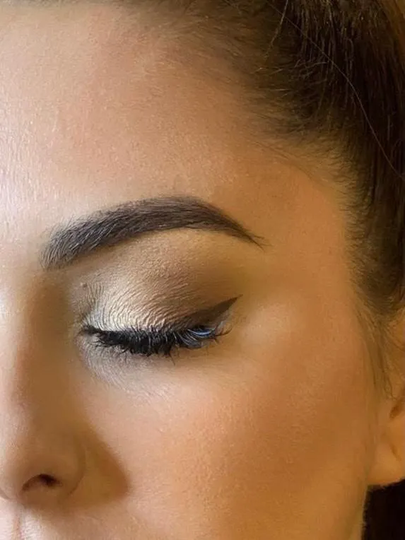 Make up iz salona